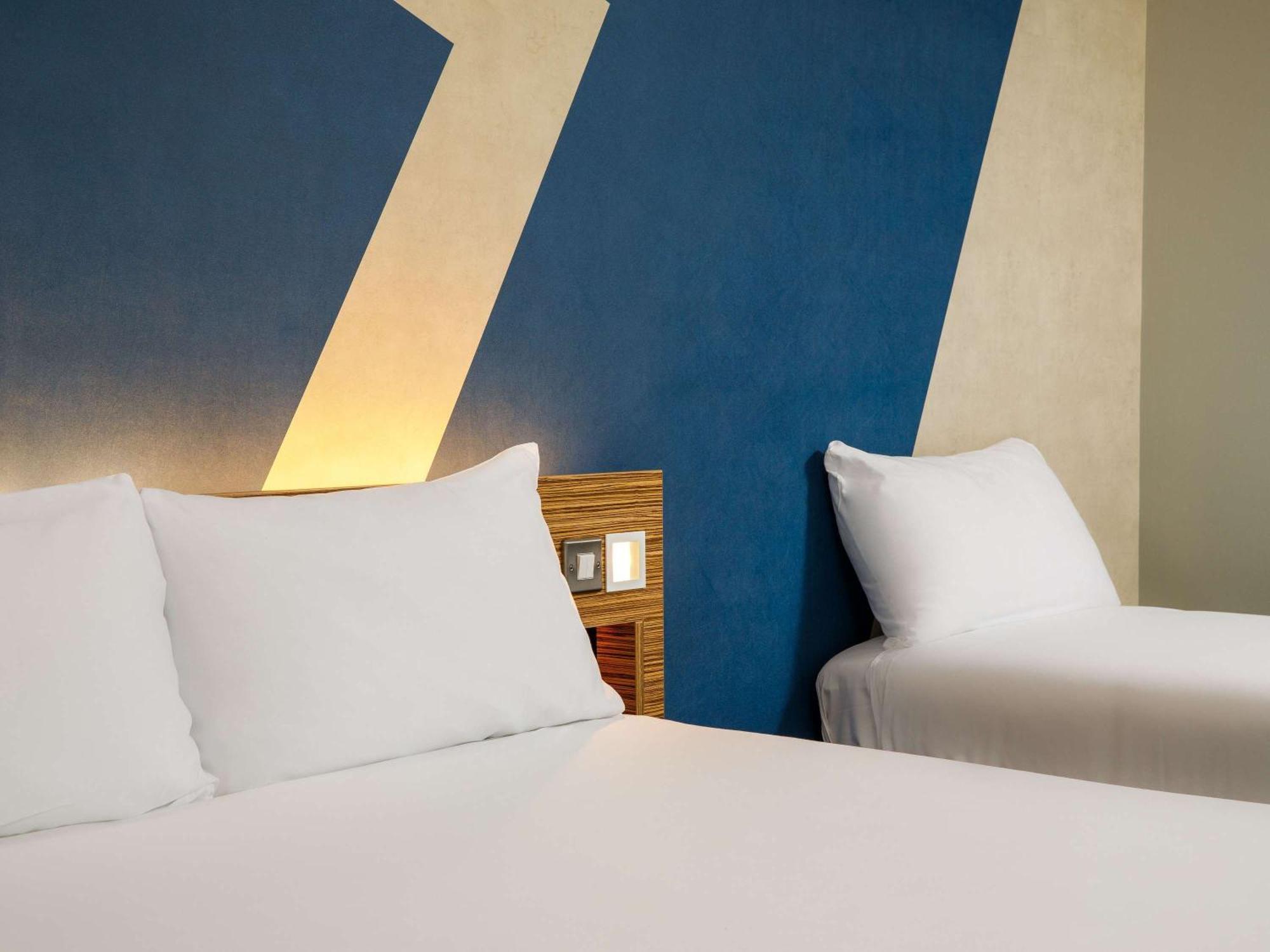 Ibis Budget London Heathrow Hotel 3*