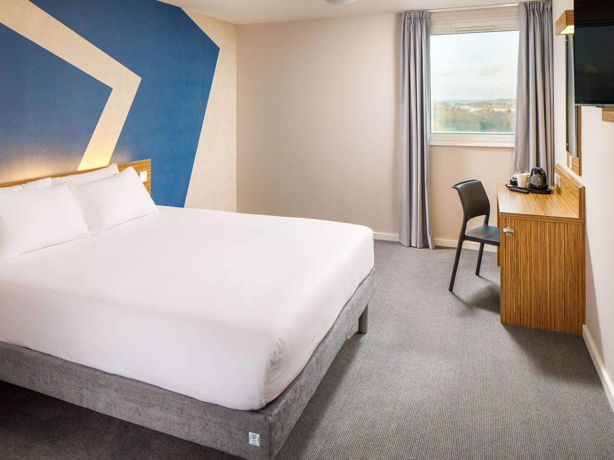 Hotel Ibis Budget London Heathrow 3*